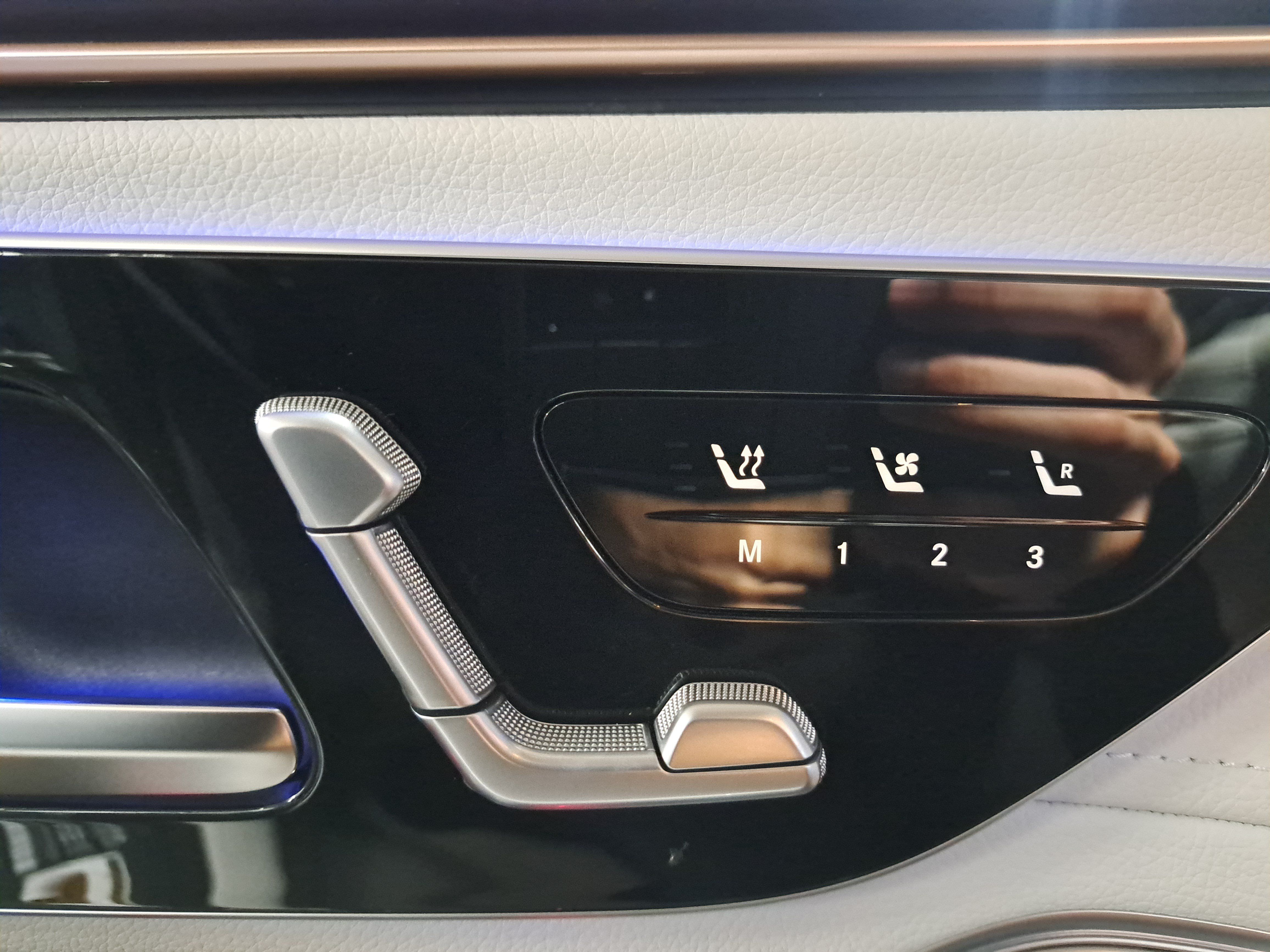 Certified 2023 Mercedes-Benz EQS 450+ SUV image 32