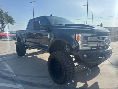 Used 2019 Ford F250 Platinum w/ Platinum Ultimate Package AWD/4WD image 4
