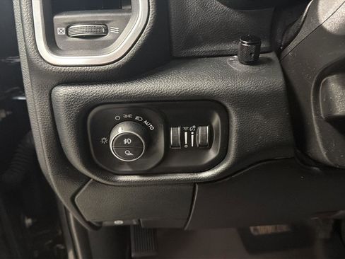 Used 2019 RAM 3500 Laramie image 15