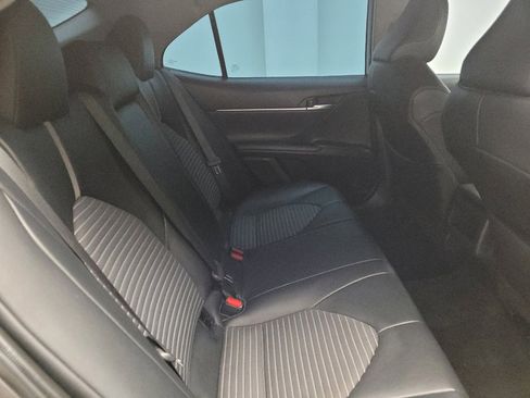 Used 2022 Toyota Camry SE image 19