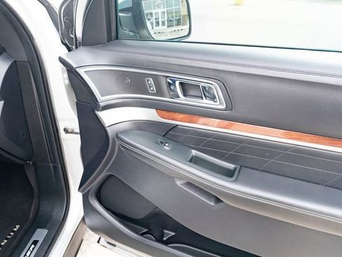 Used 2019 Ford Explorer Platinum AWD/4WD image 47