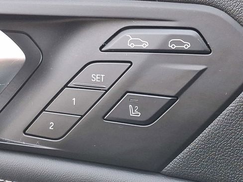 Used 2023 BMW X6 M50i w/ Executive Package image 26