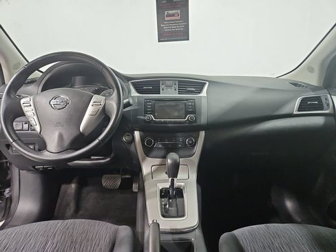 Used 2015 Nissan Sentra SV FWD image 18