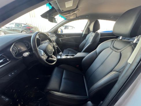 Used 2025 Genesis G70 2.5T image 27