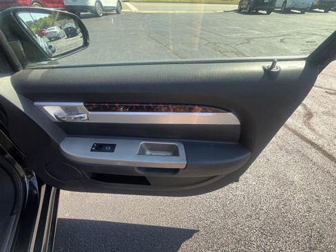 Used 2010 Chrysler Sebring Limited FWD image 11