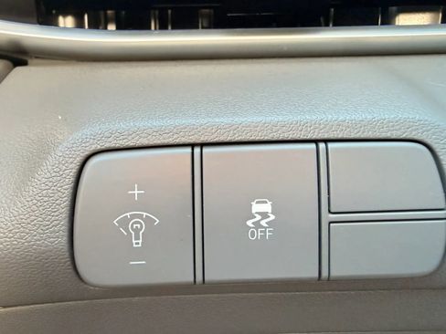Used 2024 Hyundai Elantra SEL FWD image 27