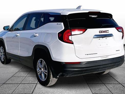 Used 2024 GMC Terrain SLE image 10