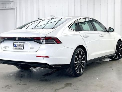 Used 2024 Honda Accord Touring image 12