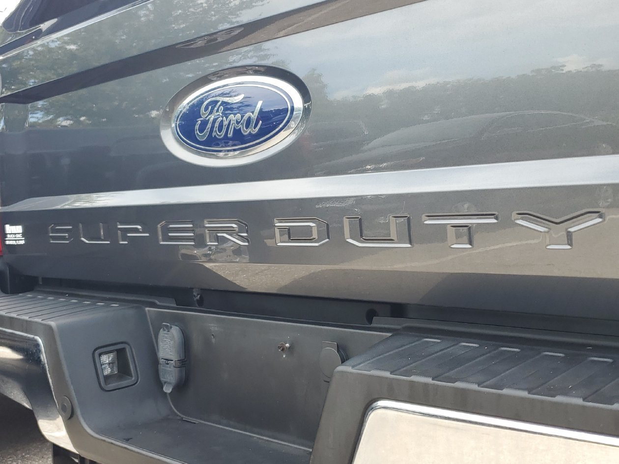 Used 2017 Ford F250 Lariat w/ Lariat Ultimate Package AWD/4WD image 7