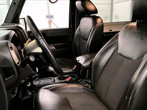 Used 2016 Jeep Wrangler 75th Anniversary image 25