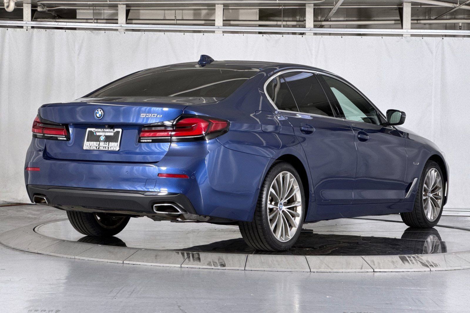 Used 2023 BMW 530e w/ Convenience Package RWD image 9
