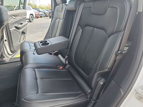 Certified 2023 Jeep Grand Cherokee Limited AWD/4WD image 14