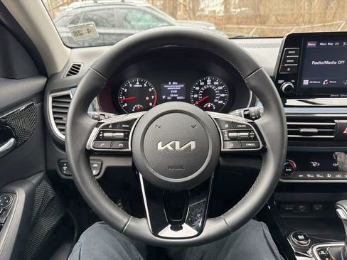 Used 2023 Kia Seltos S image 19
