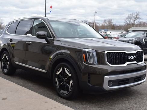 Used 2023 Kia Telluride EX X-Line image 12