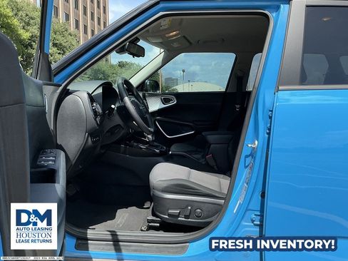Used 2023 Kia Soul S FWD image 7
