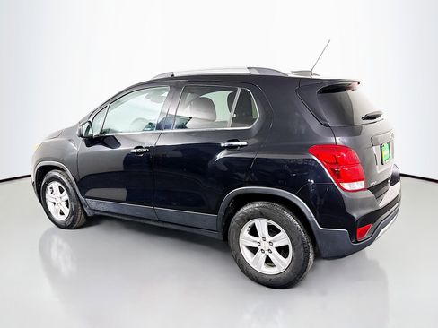 Used 2020 Chevrolet Trax LT w/ LT Convenience Package image 7