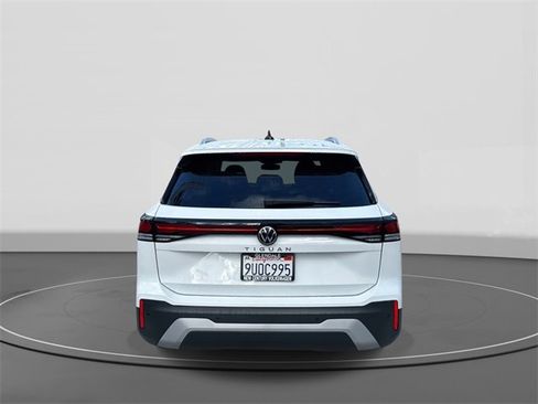 Certified 2025 Volkswagen Tiguan S image 4