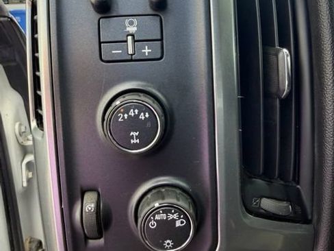 Used 2017 Chevrolet Silverado 2500 LT AWD/4WD image 31
