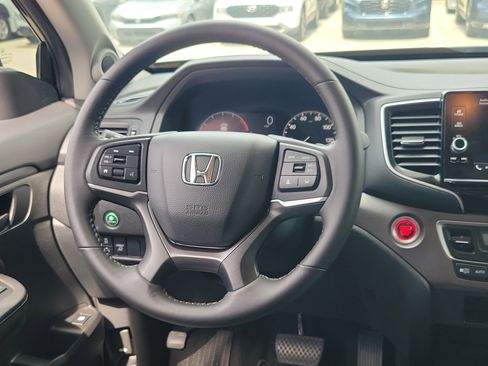 Certified 2025 Honda Ridgeline Sport image 18