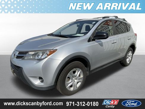 Used 2013 Toyota RAV4 LE AWD/4WD image 2