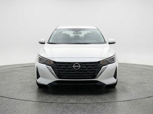 Used 2025 Nissan Sentra SV FWD image 2