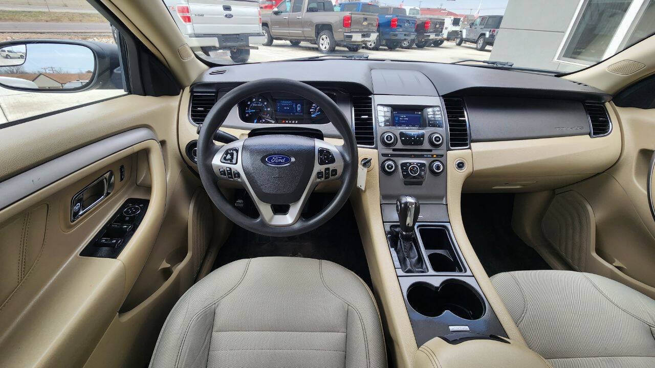 Used 2018 Ford Taurus SE FWD image 12