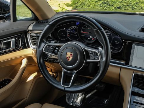 Used 2019 Porsche Panamera 4 AWD/4WD image 15