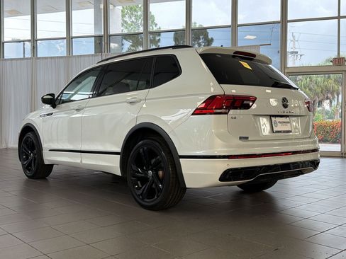 Used 2024 Volkswagen Tiguan SE R-Line FWD image 3