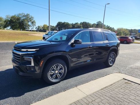 New 2026 Chevrolet Traverse LT w/ Driver Confidence Package image 2
