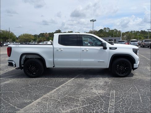 Used 2025 GMC Sierra 1500 Elevation AWD/4WD image 3