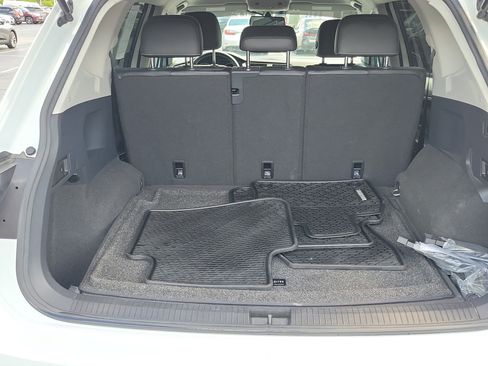 Used 2021 Volkswagen Tiguan SE AWD/4WD image 10