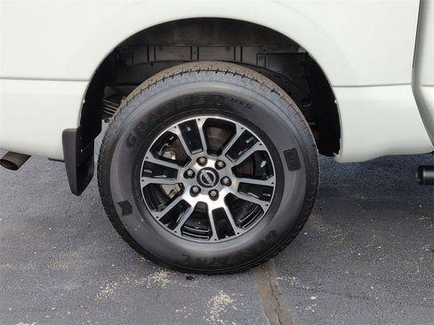 Used 2024 Nissan Titan SV w/ Accessory Utility Package image 21