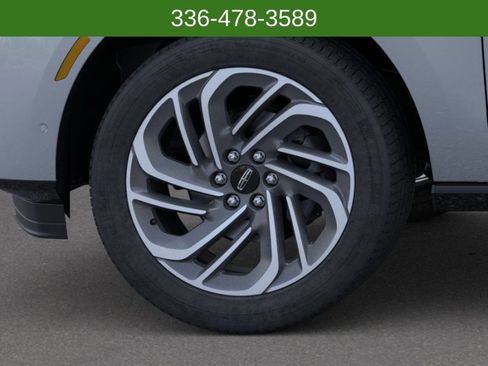 New 2026 Lincoln Navigator Reserve AWD/4WD image 19