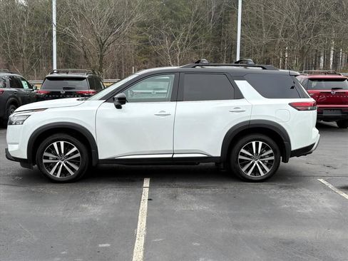 Certified 2025 Nissan Pathfinder Platinum w/ Cargo Package image 5