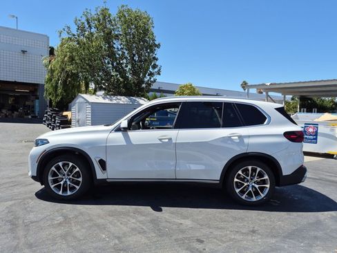 Used 2025 BMW X5 xDrive40i w/ Premium Package AWD/4WD image 6