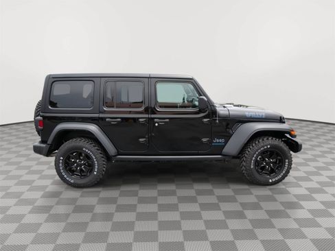 Used 2023 Jeep Wrangler Unlimited w/ Cold Weather Group AWD/4WD image 4