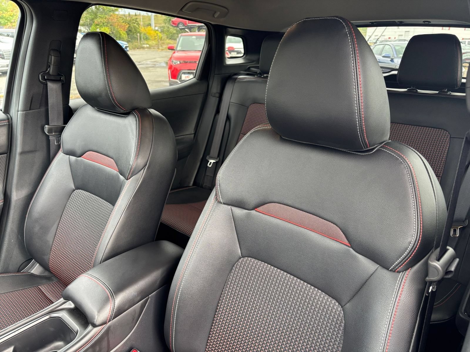 Used 2026 Nissan Kicks SR AWD/4WD image 32