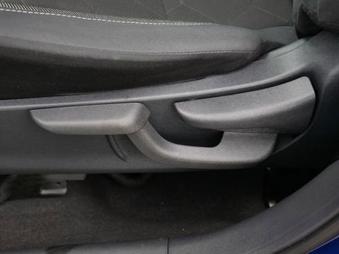 Used 2019 Nissan Kicks SV FWD image 15