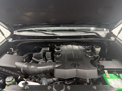 Used 2018 Toyota 4Runner Limited image 32