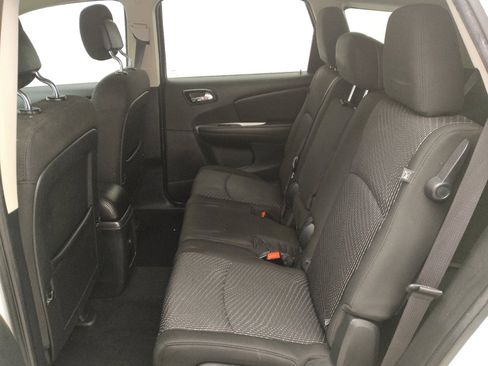 Used 2020 Dodge Journey SE w/ SE Popular Equipment Group image 18