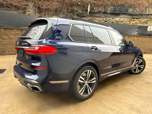 Used 2021 BMW X7 M50i image 3