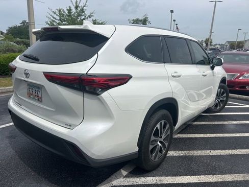 Used 2020 Toyota Highlander XLE FWD image 5