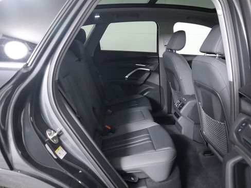 Used 2025 Audi Q5 Premium w/ Convenience Package image 25