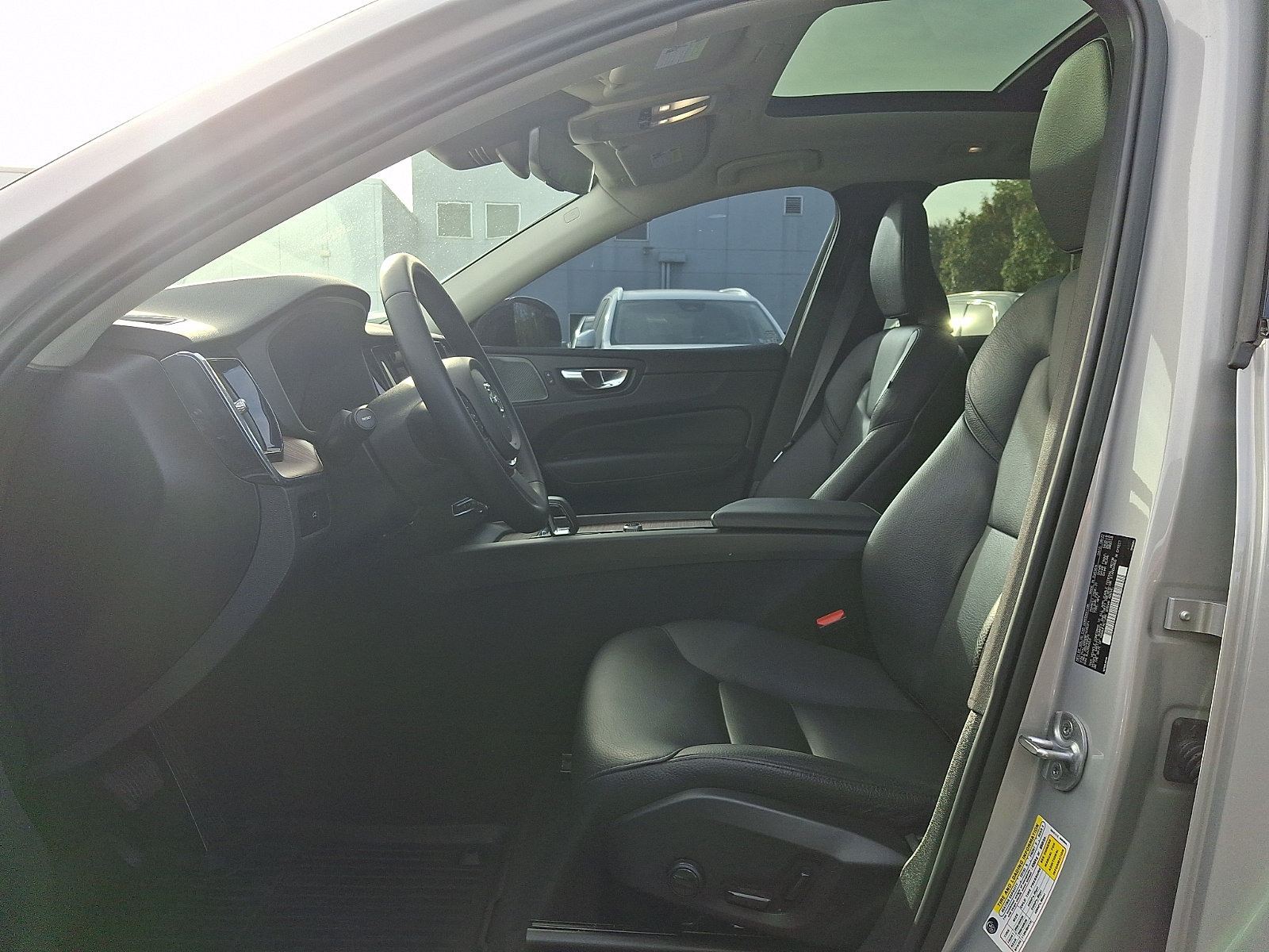 Used 2023 Volvo XC60 B5 Plus w/ Climate Package AWD/4WD image 13