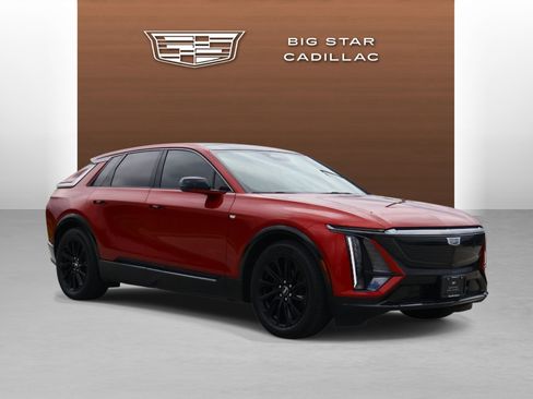 Used 2024 Cadillac Lyriq Sport w/ Nappa Leather Package AWD/4WD image 7