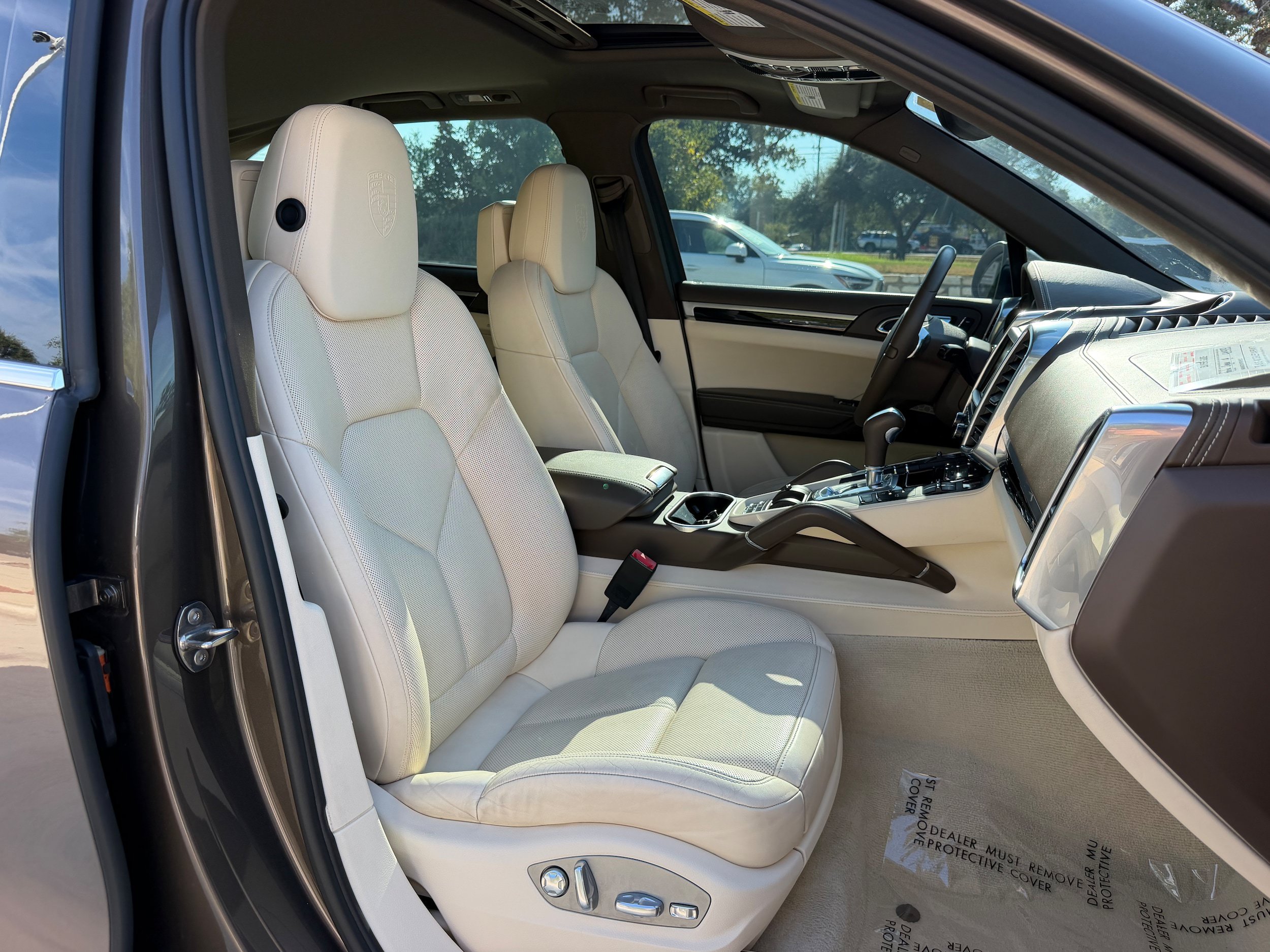 Used 2012 Porsche Cayenne AWD/4WD image 10