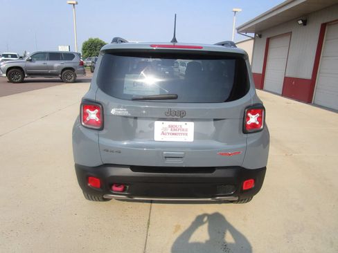 Used 2018 Jeep Renegade Trailhawk w/ Cold Weather Group II AWD/4WD image 8