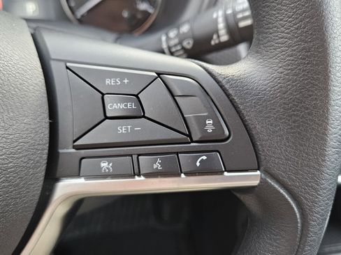 Used 2024 Nissan Kicks SV image 13