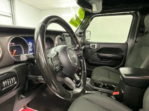 Used 2020 Jeep Gladiator Sport w/ Quick Order Package 24S image 16