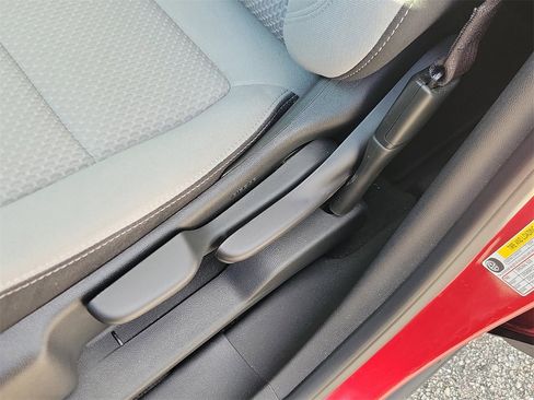 Used 2023 GMC Terrain SLE image 16